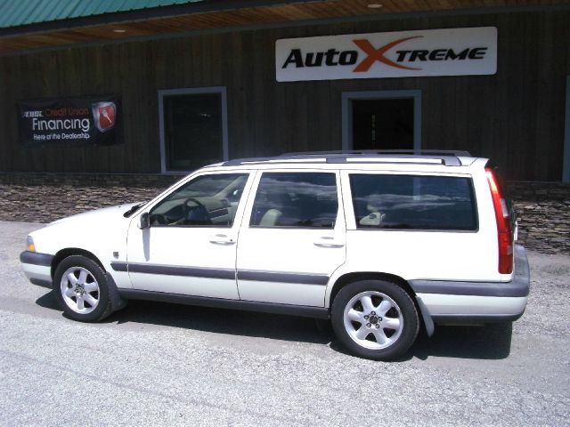 2000 Volvo V70 EX - DUAL Power Doors