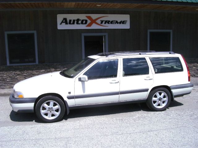 2000 Volvo V70 EX - DUAL Power Doors