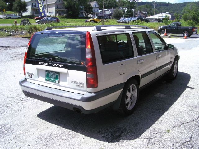 2000 Volvo V70 EX - DUAL Power Doors