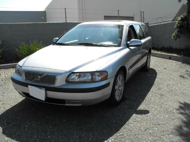 2001 Volvo V70 I W/premium Pkg