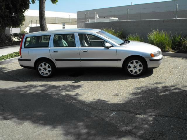 2001 Volvo V70 I W/premium Pkg