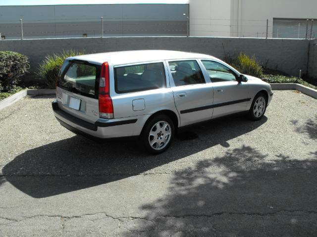2001 Volvo V70 I W/premium Pkg