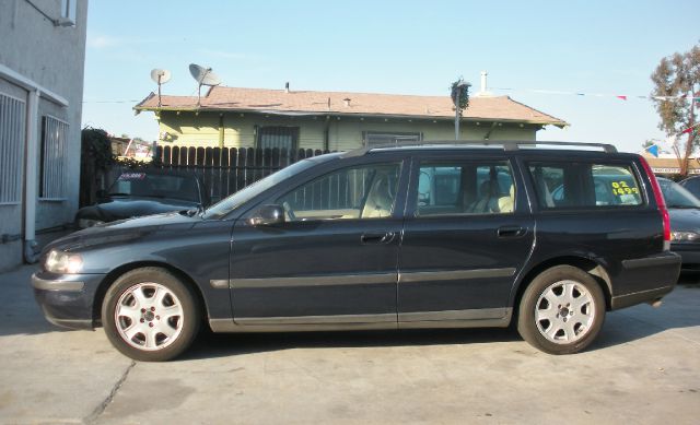 2001 Volvo V70 I W/premium Pkg
