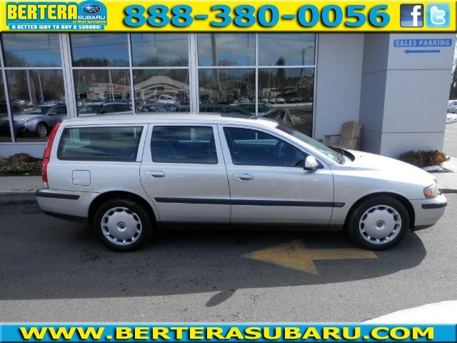 2001 Volvo V70 I W/premium Pkg