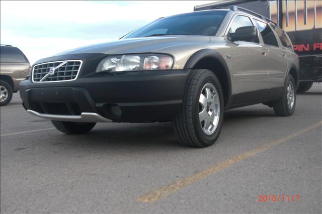 2002 Volvo V70 LE 4D Passenger Van