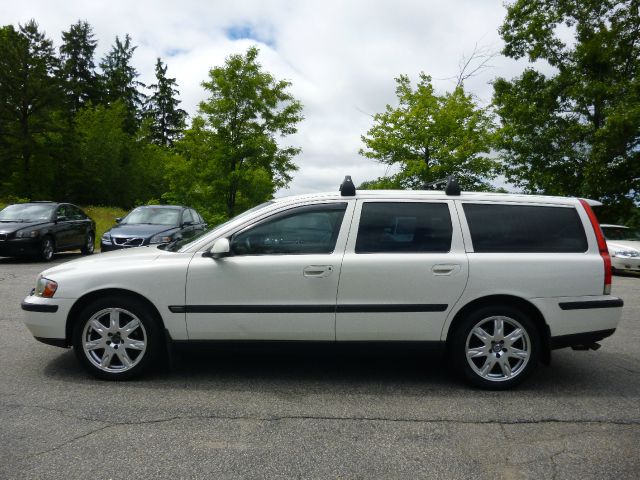 2002 Volvo V70 EX - DUAL Power Doors