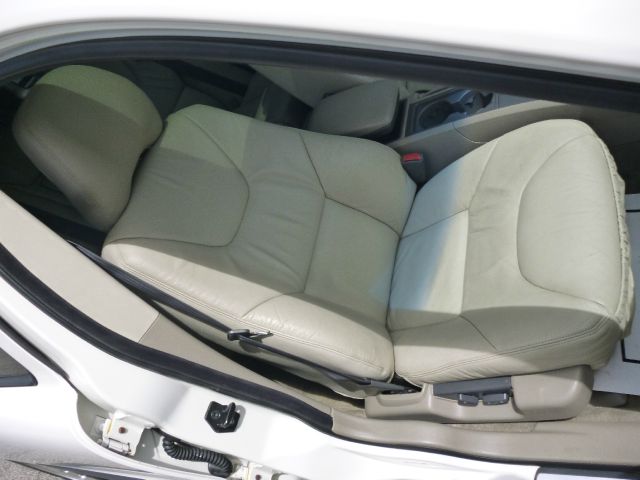 2002 Volvo V70 EX - DUAL Power Doors