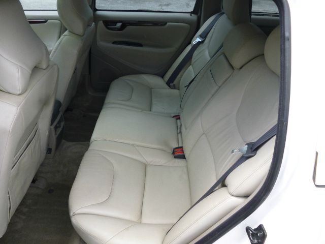 2002 Volvo V70 EX - DUAL Power Doors