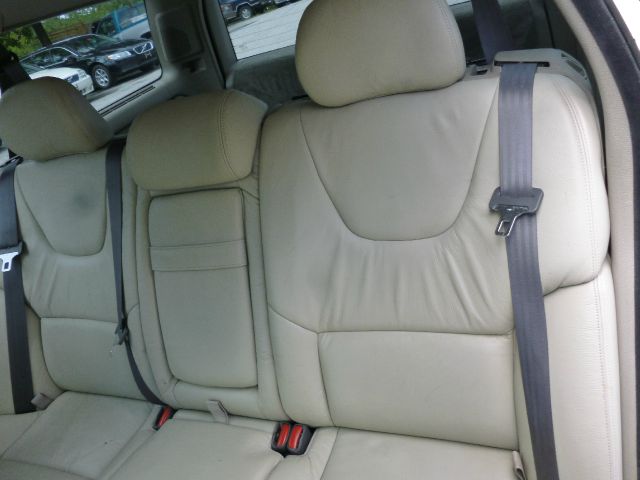 2002 Volvo V70 EX - DUAL Power Doors