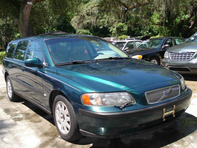2002 Volvo V70 4WD 4dr Sport