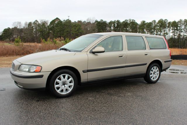 2002 Volvo V70 4WD 4dr Sport