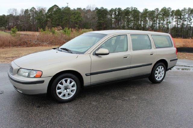 2002 Volvo V70 4WD 4dr Sport