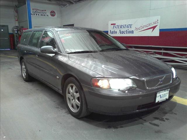 2003 Volvo V70 2.2L Manual