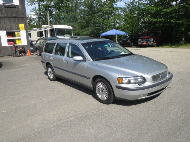 2004 Volvo V70 4WD 4dr Sport