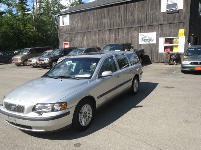 2004 Volvo V70 4WD 4dr Sport