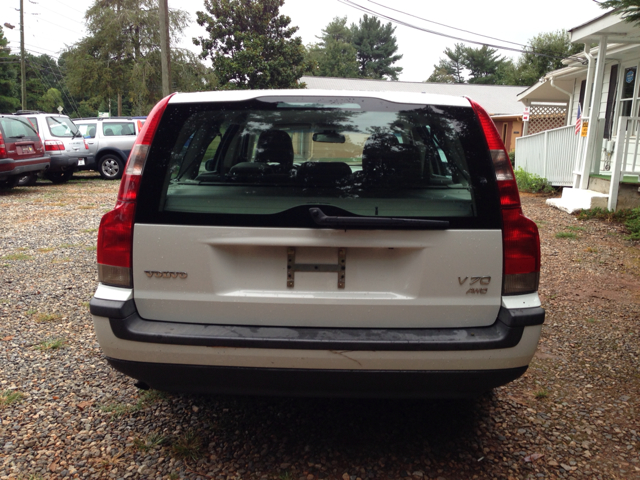 2004 Volvo V70 Sport 4x4 SUV