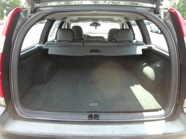 2004 Volvo V70 2WD King Cab SWB S