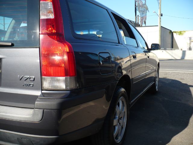 2004 Volvo V70 Sport 4x4 SUV
