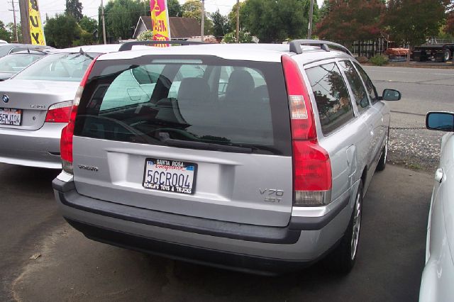 2004 Volvo V70 4WD 4dr Sport