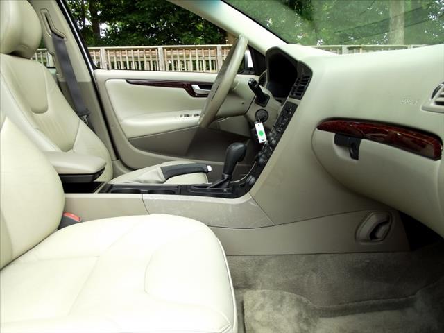 2004 Volvo V70 4WD 4dr Sport