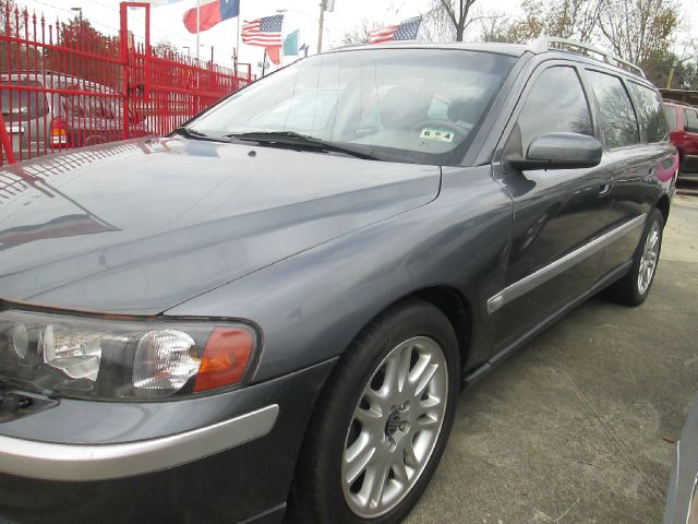 2004 Volvo V70 4WD 4dr Sport
