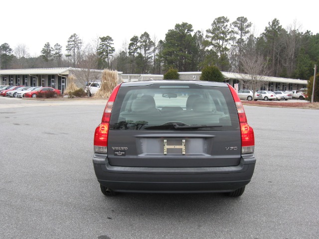 2004 Volvo V70 4WD 4dr Sport