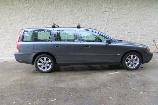 2004 Volvo V70 4WD 4dr Sport