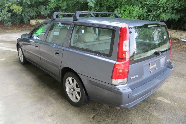 2004 Volvo V70 4WD 4dr Sport