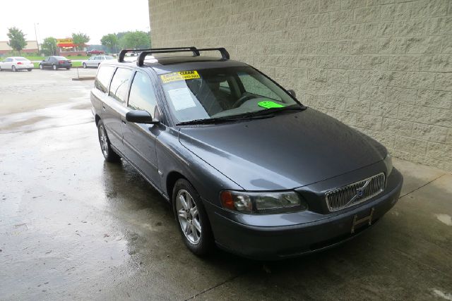 2004 Volvo V70 4WD 4dr Sport
