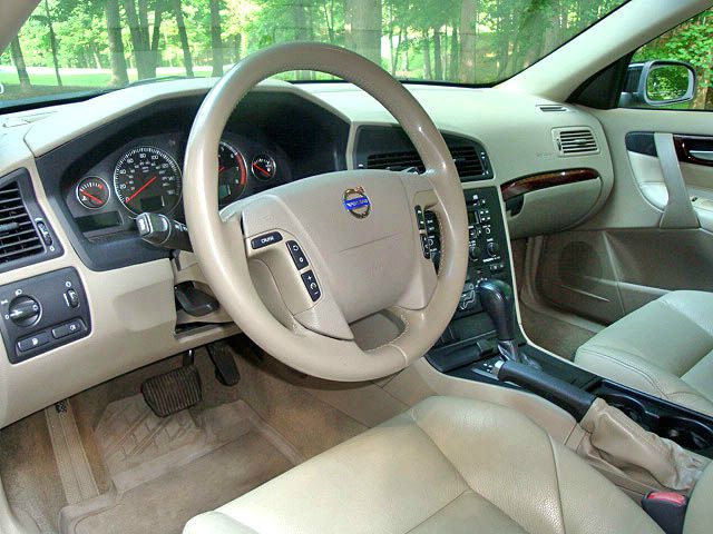 2004 Volvo V70 4WD 4dr Sport