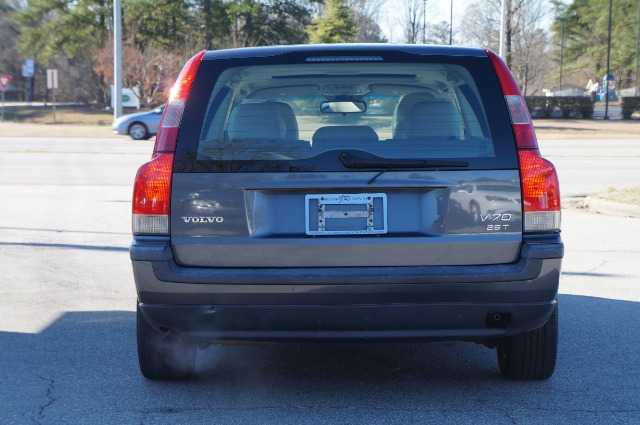 2004 Volvo V70 4WD 4dr Sport