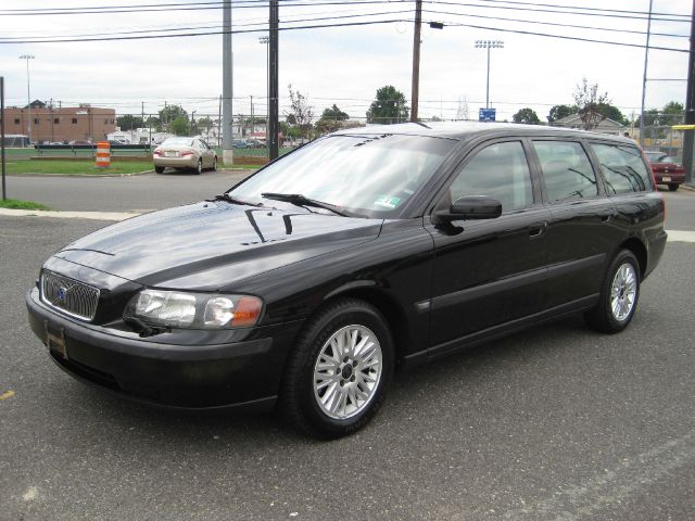 2004 Volvo V70 4WD 4dr Sport