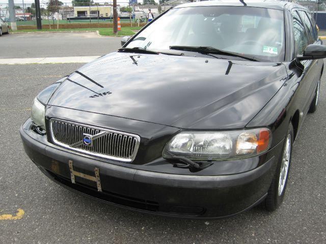 2004 Volvo V70 4WD 4dr Sport