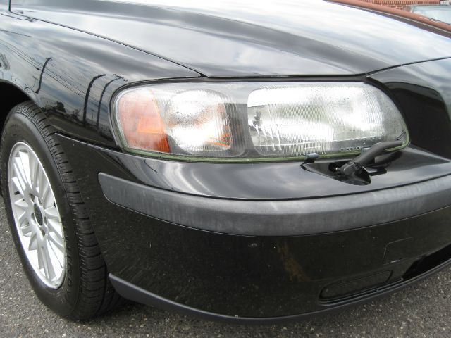2004 Volvo V70 4WD 4dr Sport