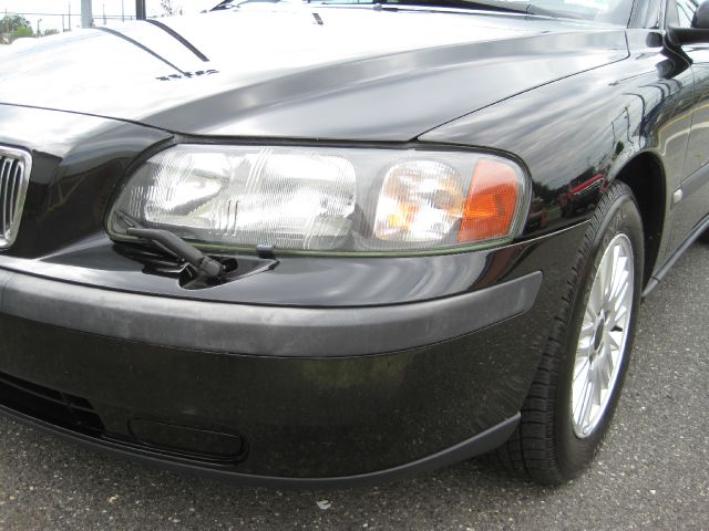 2004 Volvo V70 4WD 4dr Sport
