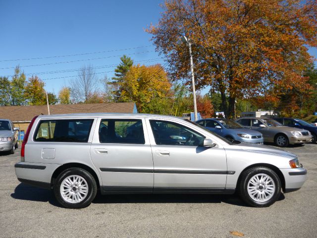 2004 Volvo V70 4WD 4dr Sport