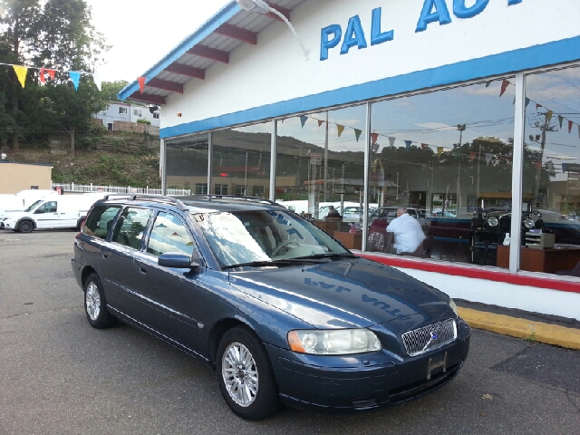 2005 Volvo V70 4WD 4dr Sport