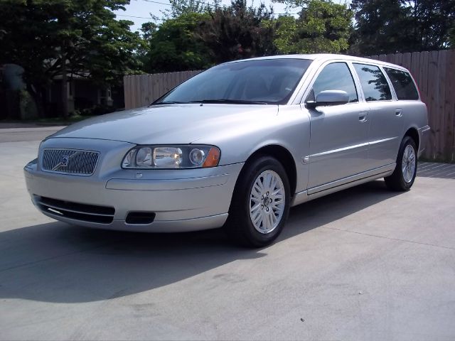 2005 Volvo V70 4WD 4dr Sport