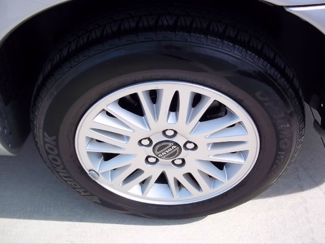 2005 Volvo V70 4WD 4dr Sport