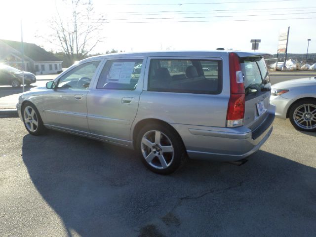 2005 Volvo V70 SE Sport Wagon