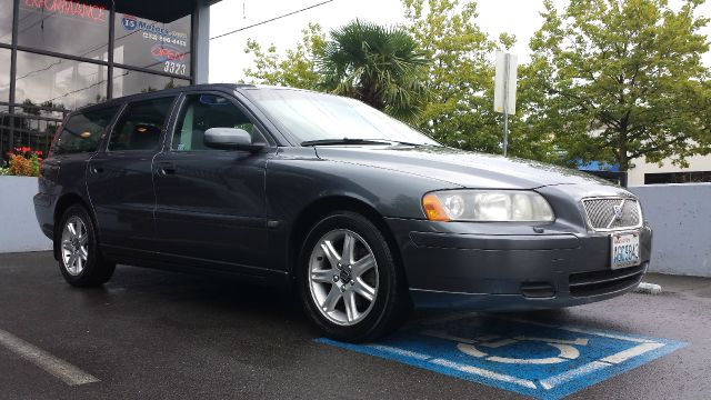 2005 Volvo V70 4WD 4dr Sport