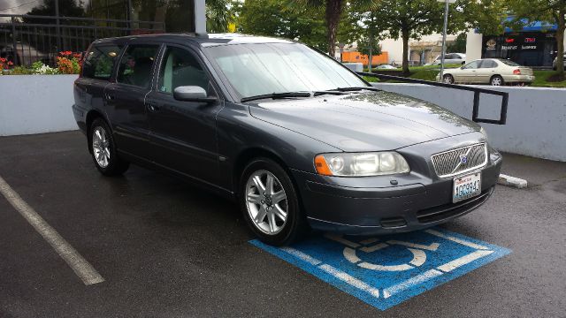 2005 Volvo V70 4WD 4dr Sport