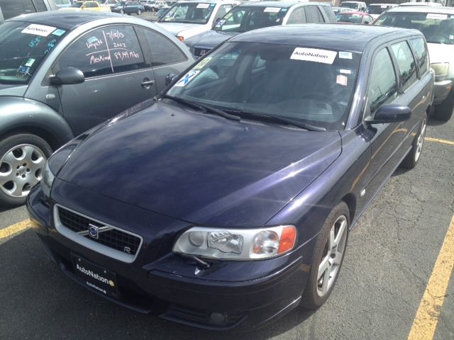 2006 Volvo V70 W/leather