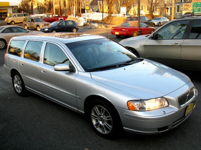 2006 Volvo V70 4WD 4dr Sport