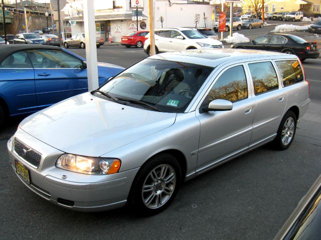2006 Volvo V70 4WD 4dr Sport