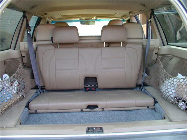 2000 Volvo V70 XC EX - DUAL Power Doors