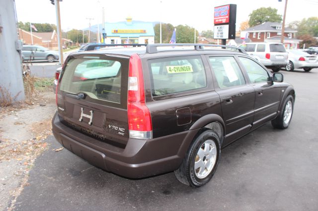2001 Volvo V70 XC EX - DUAL Power Doors
