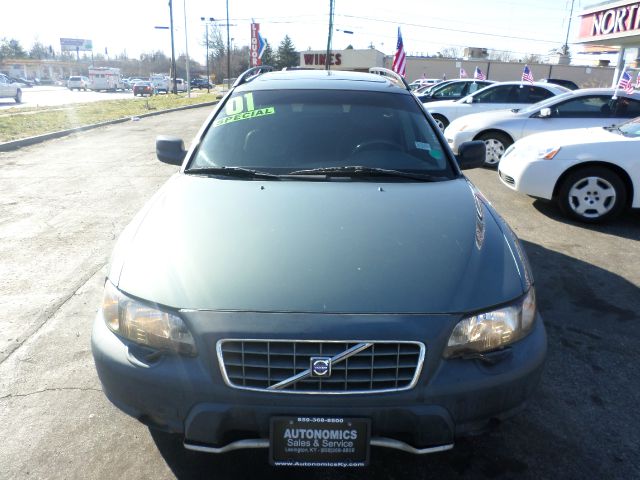 2001 Volvo V70 XC EX - DUAL Power Doors