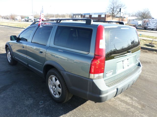 2001 Volvo V70 XC EX - DUAL Power Doors