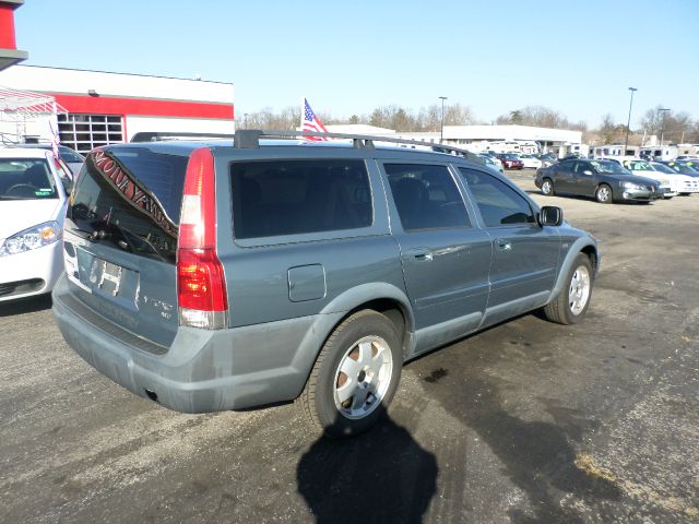 2001 Volvo V70 XC EX - DUAL Power Doors